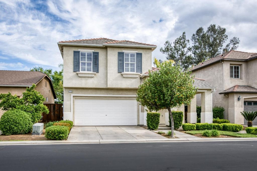 Image 2 of property listing at 4113 W Cherry Tree Lane, Fresno, CA 93722