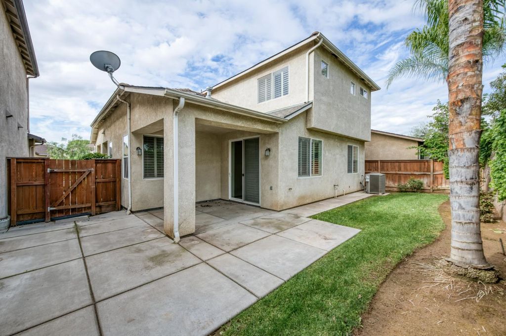 Image 28 of property listing at 4113 W Cherry Tree Lane, Fresno, CA 93722