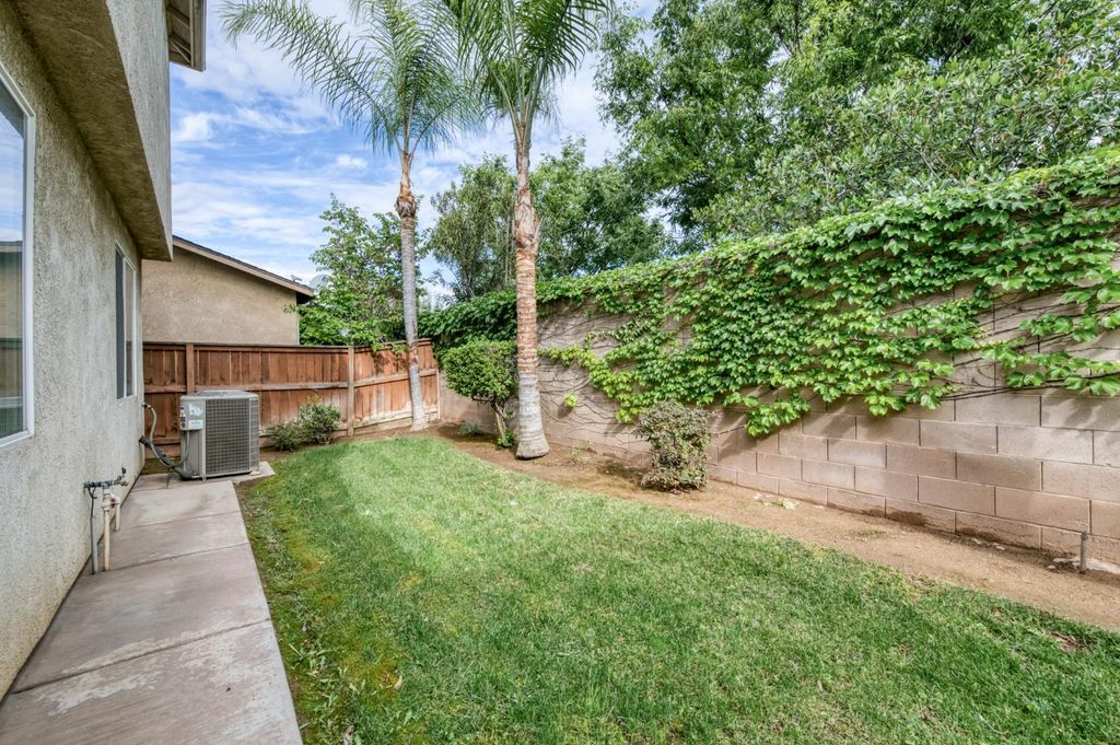 Image 29 of property listing at 4113 W Cherry Tree Lane, Fresno, CA 93722