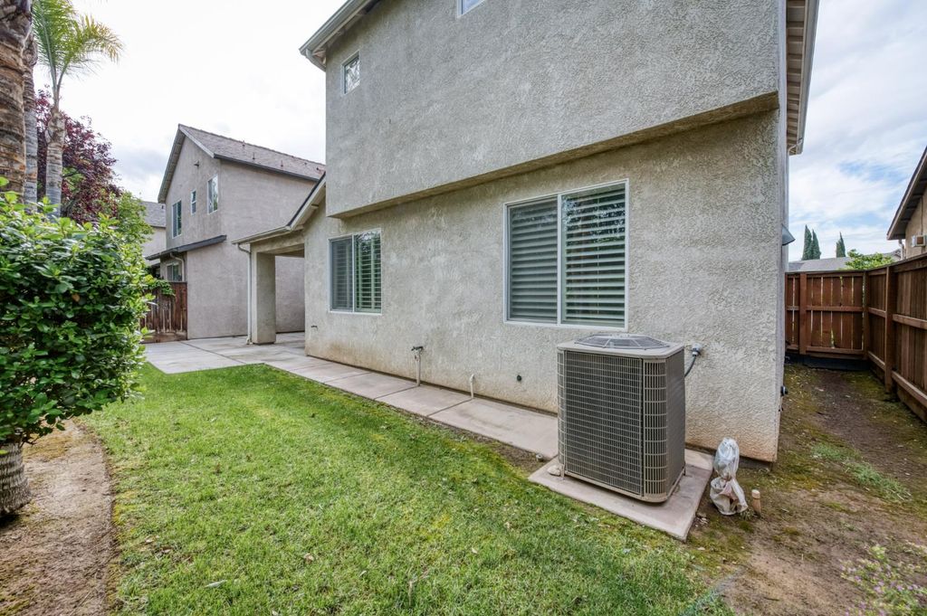 Image 30 of property listing at 4113 W Cherry Tree Lane, Fresno, CA 93722