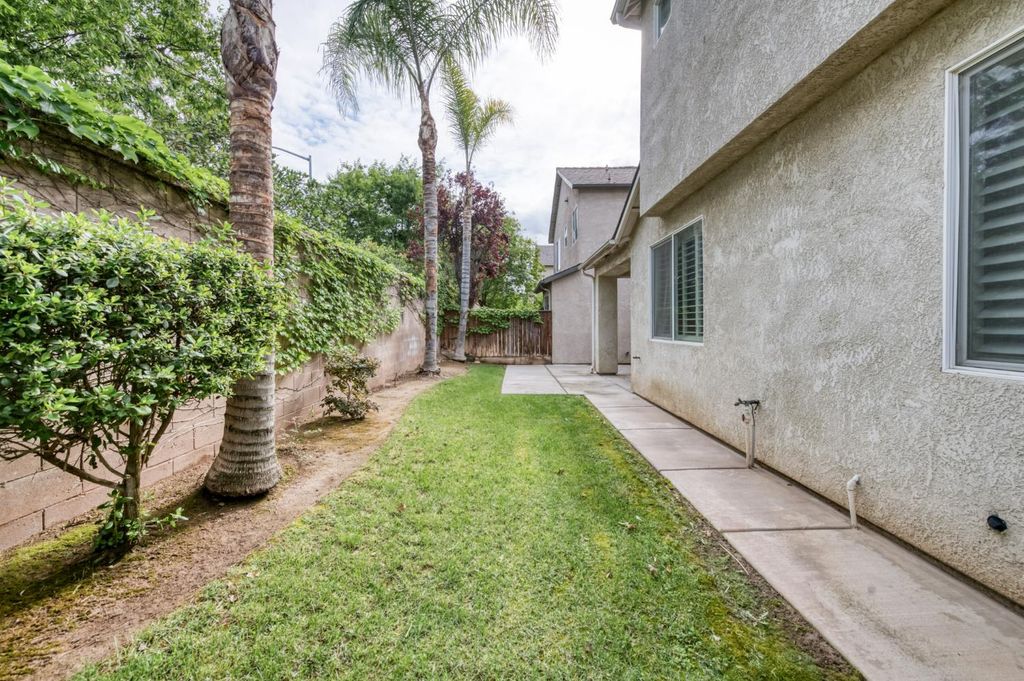 Image 31 of property listing at 4113 W Cherry Tree Lane, Fresno, CA 93722