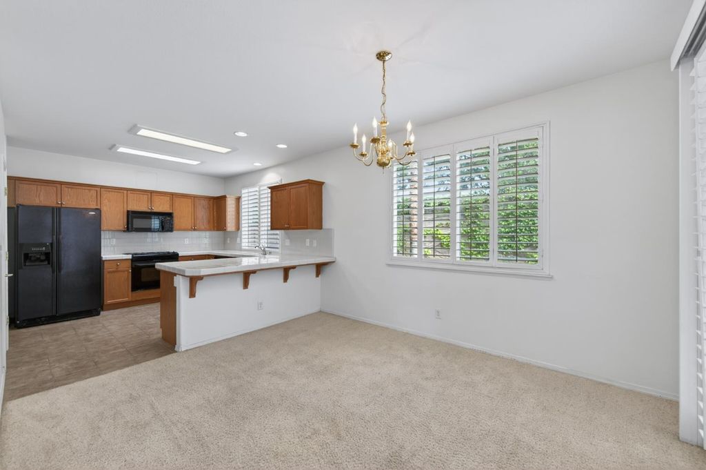 Image 7 of property listing at 4113 W Cherry Tree Lane, Fresno, CA 93722