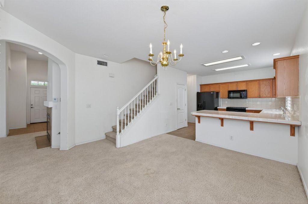 Image 9 of property listing at 4113 W Cherry Tree Lane, Fresno, CA 93722