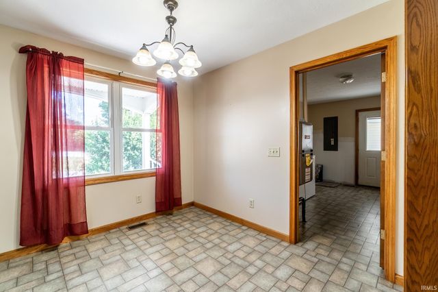 9540 E 500 S Road, Wolcottville, IN 46795