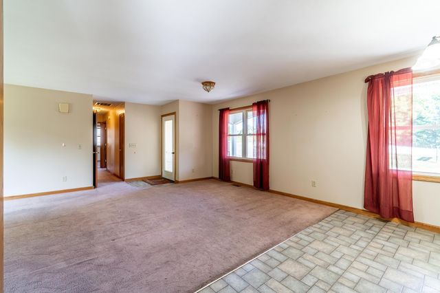 9540 E 500 S Road, Wolcottville, IN 46795