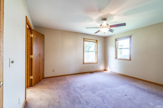 9540 E 500 S Road, Wolcottville, IN 46795