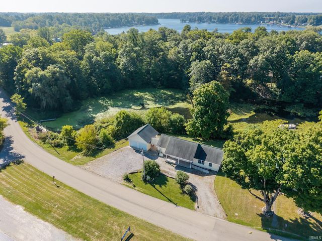 9540 E 500 S Road, Wolcottville, IN 46795