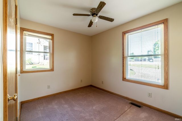 9540 E 500 S Road, Wolcottville, IN 46795