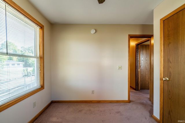 9540 E 500 S Road, Wolcottville, IN 46795