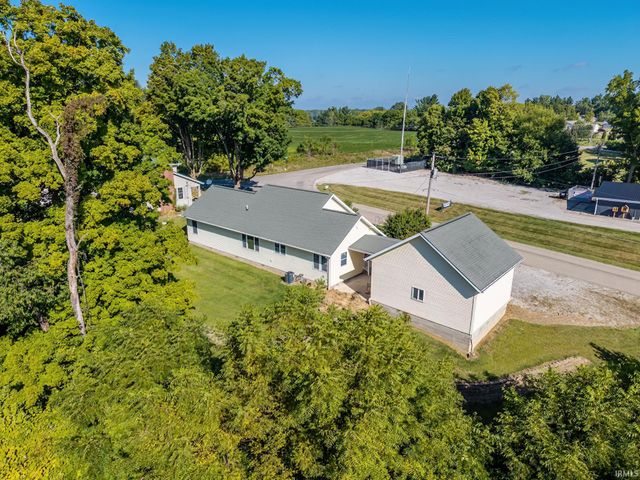 9540 E 500 S Road, Wolcottville, IN 46795