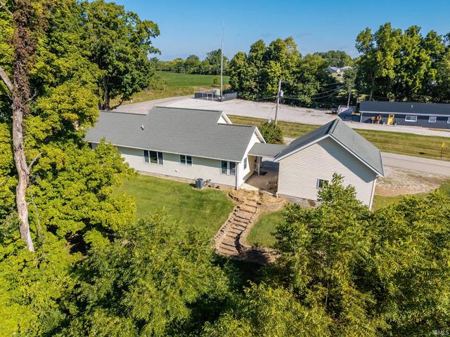 9540 E 500 S Road, Wolcottville, IN 46795