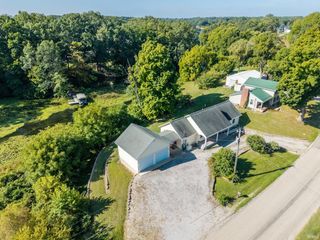 9540 E 500 S Road, Wolcottville, IN 46795
