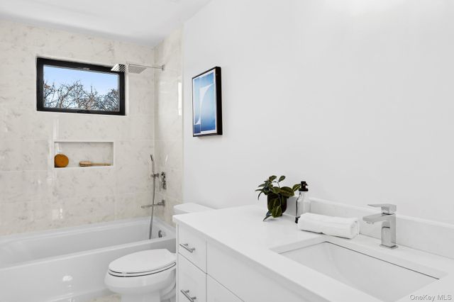 85 Roanoke Court, Riverhead, NY 11901