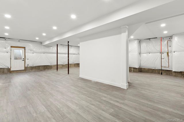 85 Roanoke Court, Riverhead, NY 11901