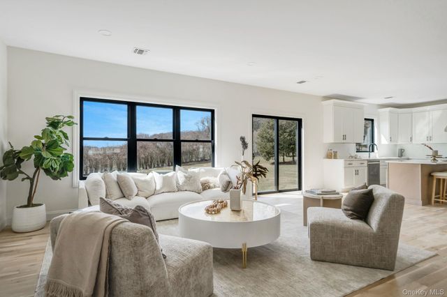 85 Roanoke Court, Riverhead, NY 11901