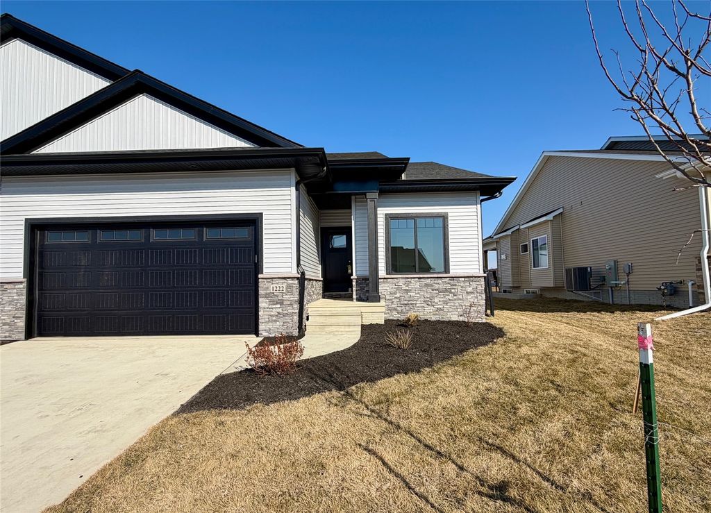 1222 Berkshire Lane, North Liberty, IA 52317