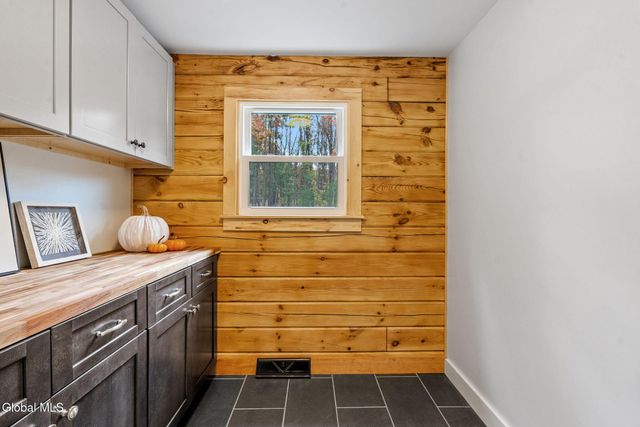 20 N Pine Drive, Nassau, NY 12123