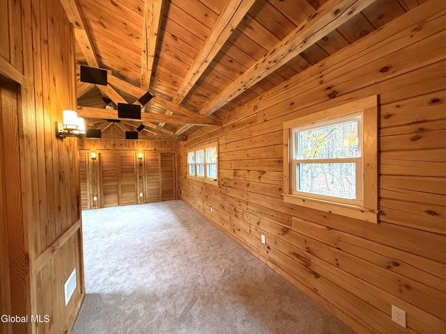 20 N Pine Drive, Nassau, NY 12123