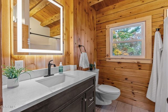 20 N Pine Drive, Nassau, NY 12123