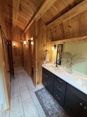 20 N Pine Drive, Nassau, NY 12123