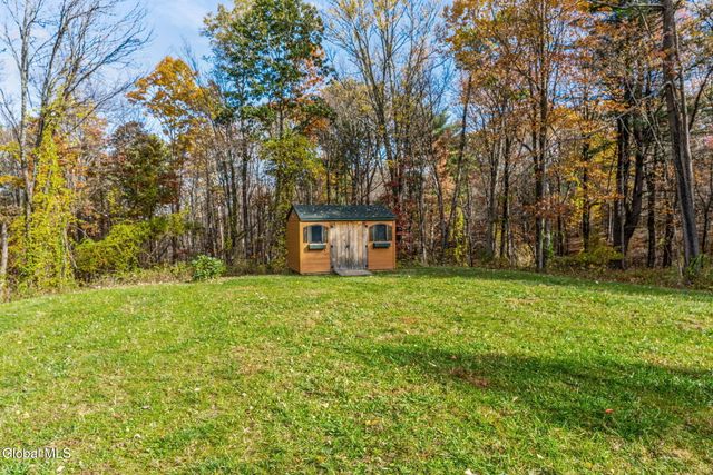 20 N Pine Drive, Nassau, NY 12123