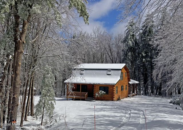 20 N Pine Drive, Nassau, NY 12123