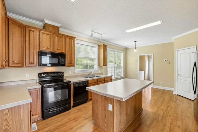 233 Scenic Ln, Auburntown, TN 37016