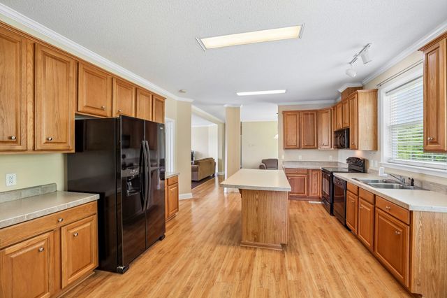 233 Scenic Ln, Auburntown, TN 37016