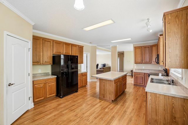 233 Scenic Ln, Auburntown, TN 37016