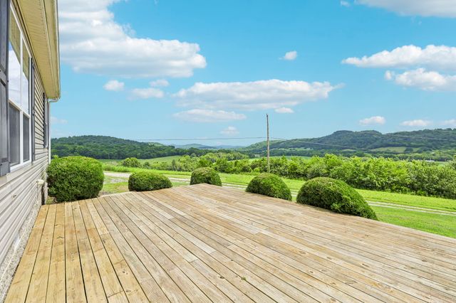 233 Scenic Ln, Auburntown, TN 37016