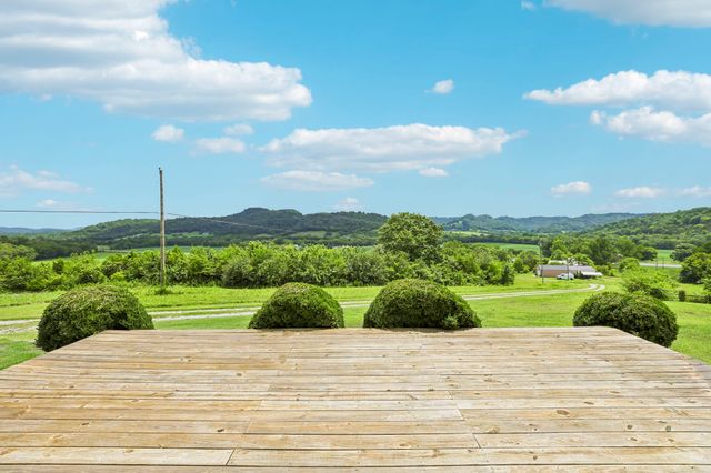 233 Scenic Ln, Auburntown, TN 37016