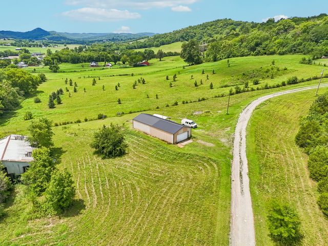233 Scenic Ln, Auburntown, TN 37016