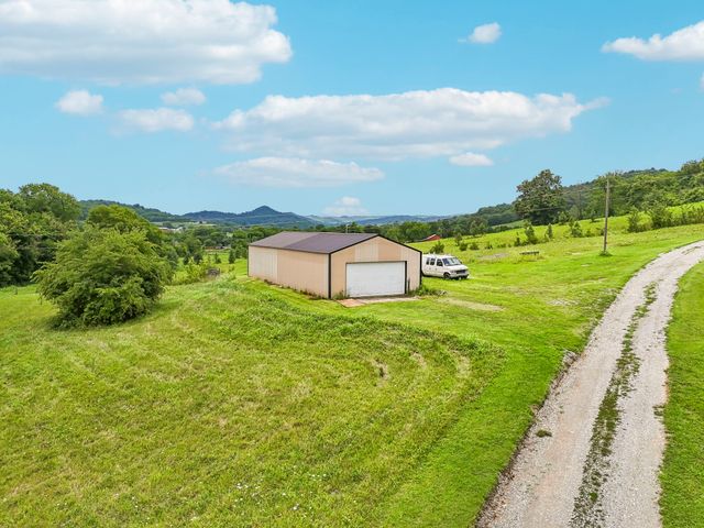 233 Scenic Ln, Auburntown, TN 37016