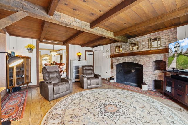 1041 S Main Street, Findlay, OH 45840