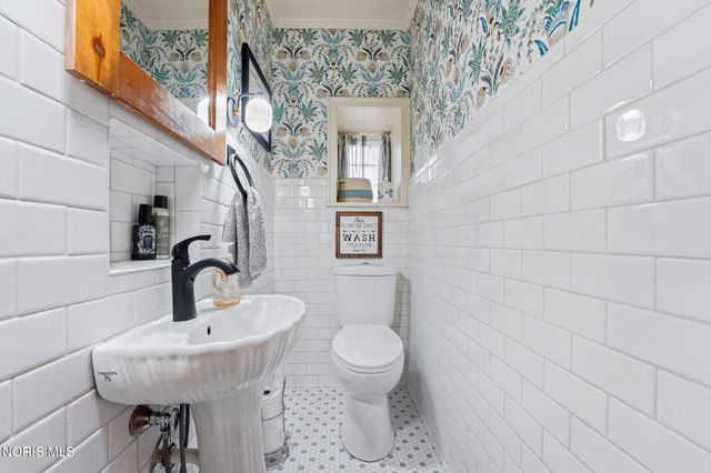 1041 S Main Street, Findlay, OH 45840