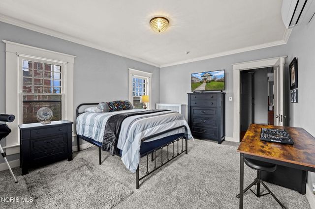 1041 S Main Street, Findlay, OH 45840