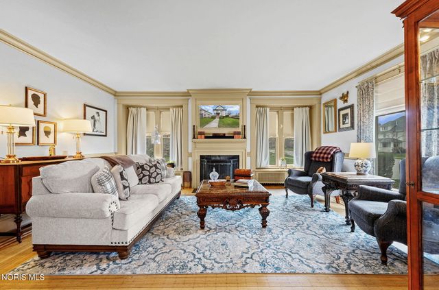 1041 S Main Street, Findlay, OH 45840