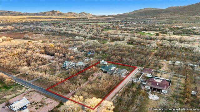 327 E QUARTERHORSE Lane E, Camp Verde, AZ 86322