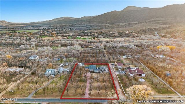 327 E QUARTERHORSE Lane E, Camp Verde, AZ 86322