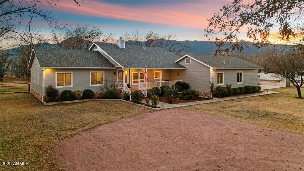 327 E QUARTERHORSE Lane E, Camp Verde, AZ 86322