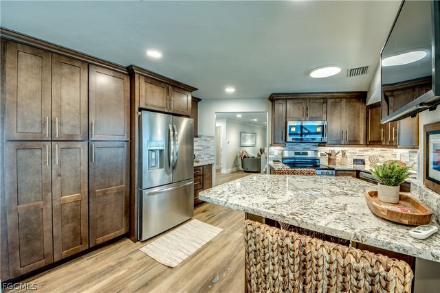 11599 Island AVE, Matlacha, FL 33993