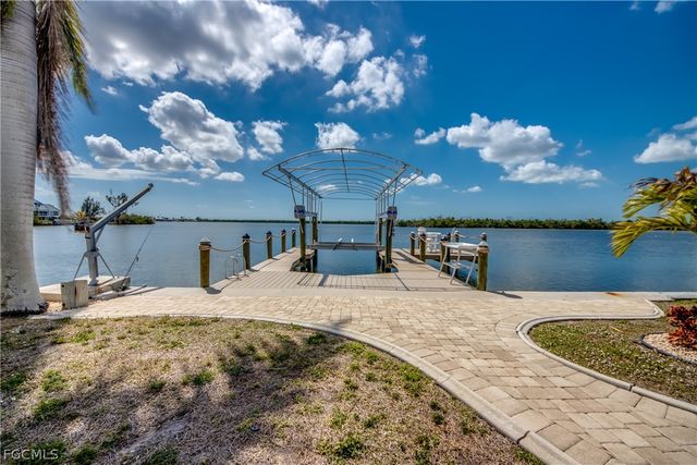 11599 Island AVE, Matlacha, FL 33993