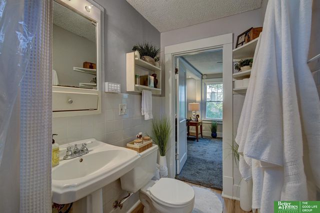 9424 N 30 Street, Omaha, NE 68112
