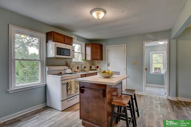 9424 N 30 Street, Omaha, NE 68112