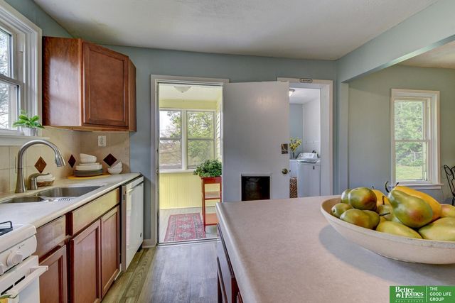 9424 N 30 Street, Omaha, NE 68112