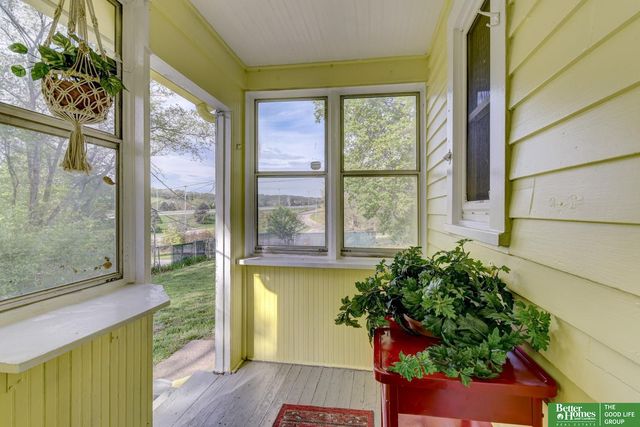 9424 N 30 Street, Omaha, NE 68112