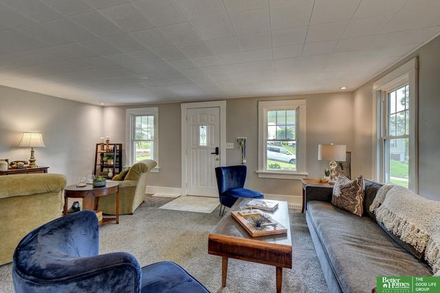 9424 N 30 Street, Omaha, NE 68112