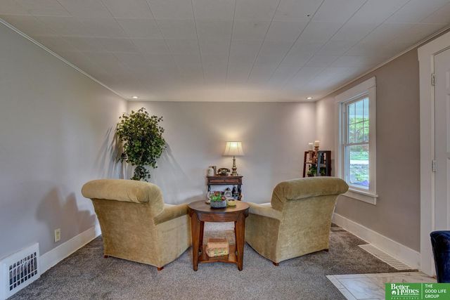 9424 N 30 Street, Omaha, NE 68112