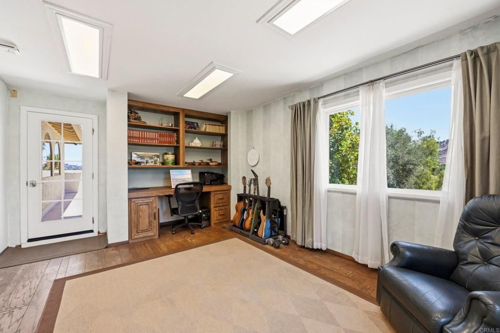 Image 17 of property listing at 1865 Highgrove Drive, Escondido, CA 92027