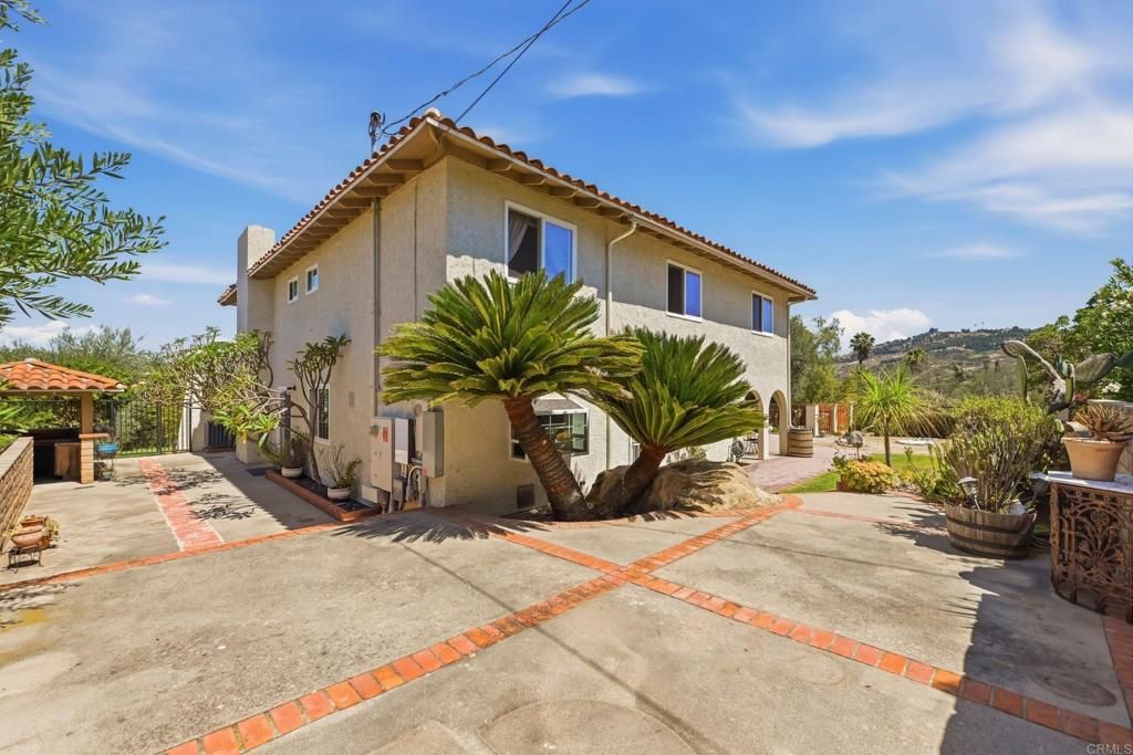 Image 19 of property listing at 1865 Highgrove Drive, Escondido, CA 92027
